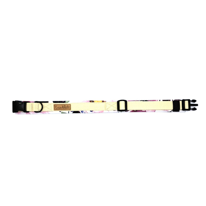 Hochwertiges Hundehalsband aus robustem Material, verstellbar und komfortabel. halsband Flowers Blumen purple lila wollweiß