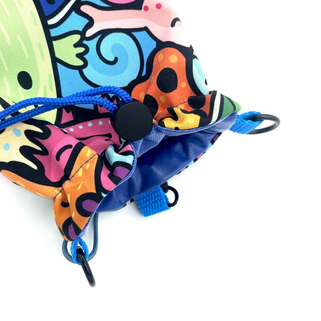 Hunde Leckerlibeutel Goodiebag und Futterbeutel für Unterwegs. Ob beim Gassi, Spaziergänge oder Hundetraining happy Blue blau faces bunt