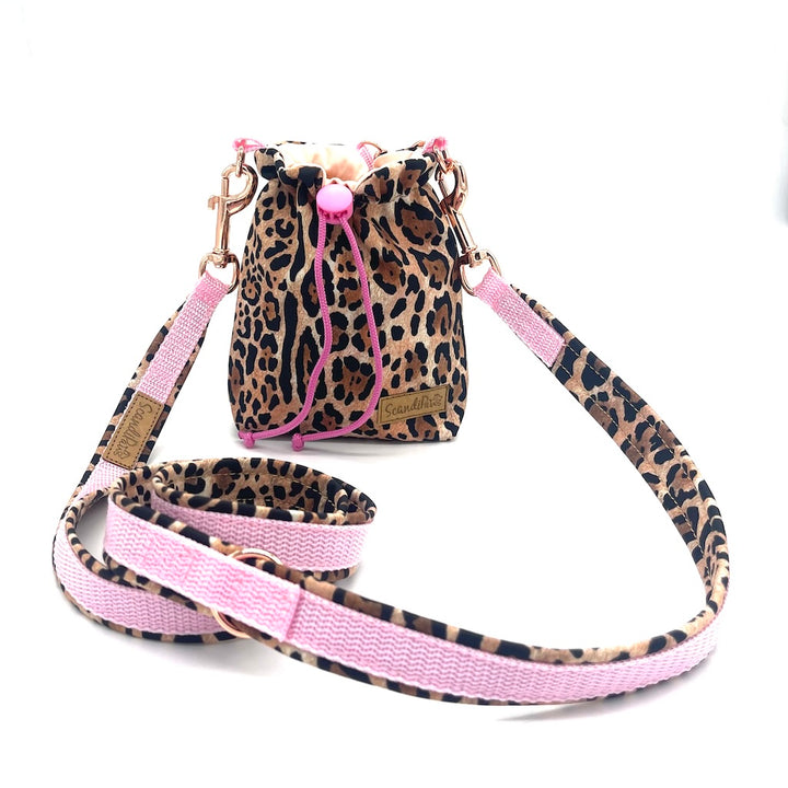 Hunde Leckerlibeutel Goodiebag und Futterbeutel für Unterwegs. Ob beim Gassi, Spaziergänge oder Hundetraining Holy dog Glamour rosa Leopard pink