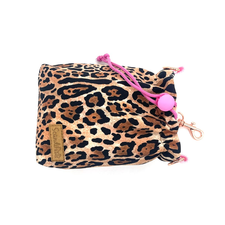 Hunde Leckerlibeutel Goodiebag und Futterbeutel für Unterwegs. Ob beim Gassi, Spaziergänge oder Hundetraining Holy dog Glamour rosa Leopard pink