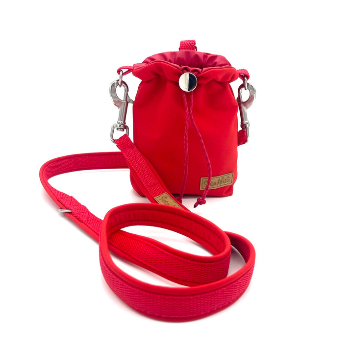 Hunde Leckerlibeutel Goodiebag und Futterbeutel für Unterwegs. Ob beim Gassi, Spaziergänge oder Hundetraining rot