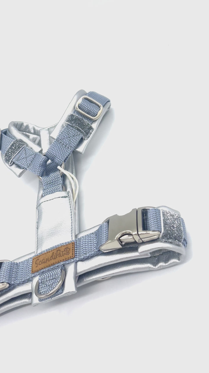 Premium Hundegeschirr Führgeschirr für den Hund in Metallic Silber von ScandiPaws