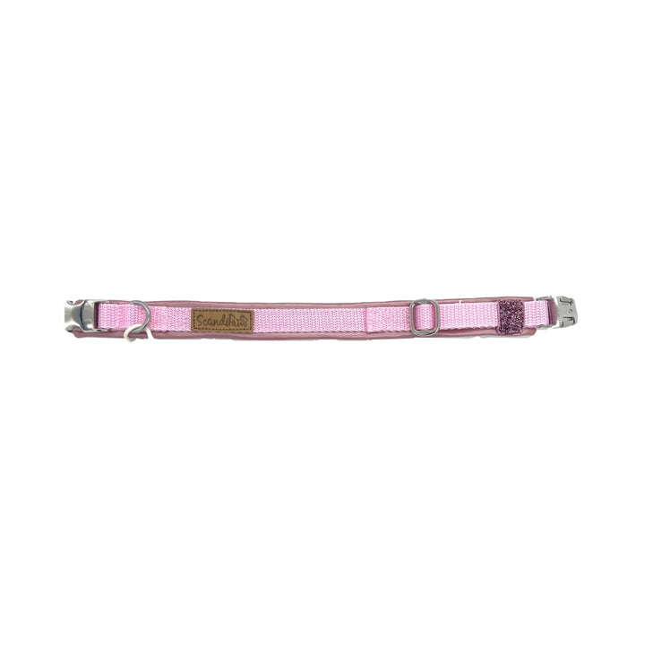 Hochwertiges Hundehalsband aus robustem Material, verstellbar und komfortabel, ideal für Spaziergänge und Sicherheit, in modernem Design. Premium Hunde Halsband verstellbar Rosa metallic von ScandiPaws