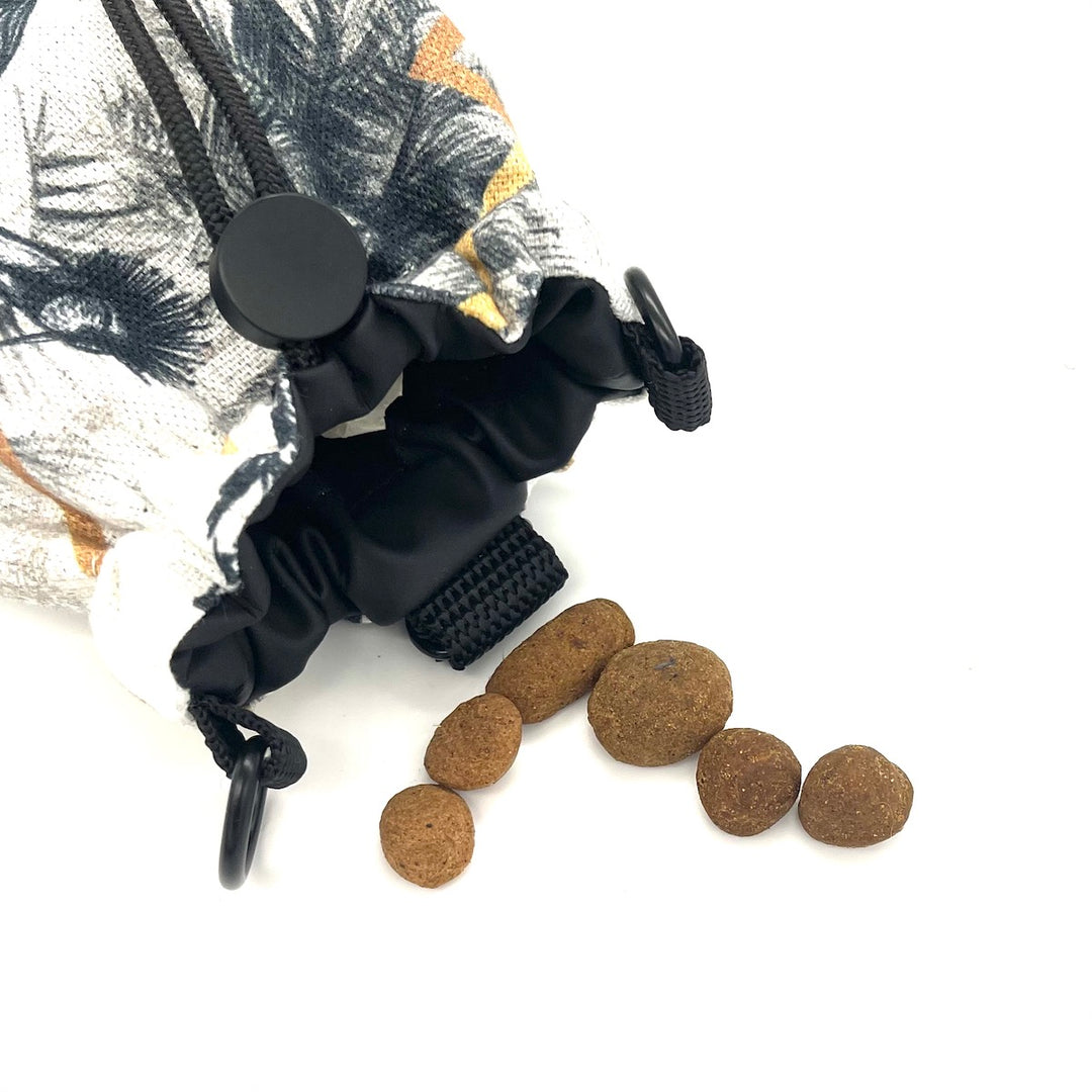Hunde Leckerlibeutel Goodiebag und Futterbeutel für Unterwegs. Ob beim Gassi, Spaziergänge oder Training Strauß
