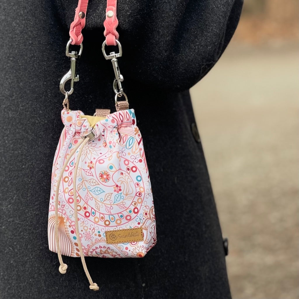 Leckerlibeutel Boho Dreams rosa Goodiebag mit Hundeleine von ScandiPaws