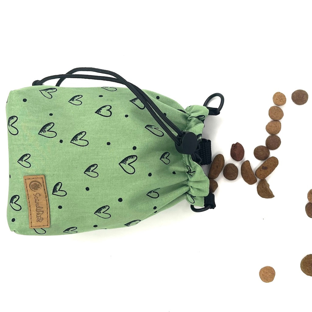 Leckerlibeutel Green Heart Grün Goodiebag mit Hundeleine von ScandiPaws