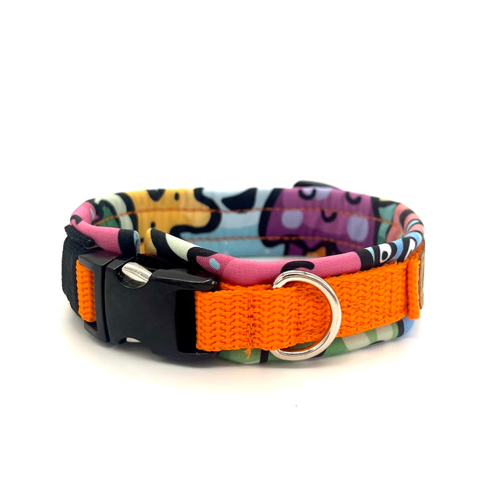 Hochwertiges Hundehalsband aus robustem Material, verstellbar und komfortabel, ideal für Spaziergänge und Sicherheit, in modernem Design. Happy faces orange bunt